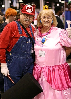 funny/grand_parents_cosPlay.png